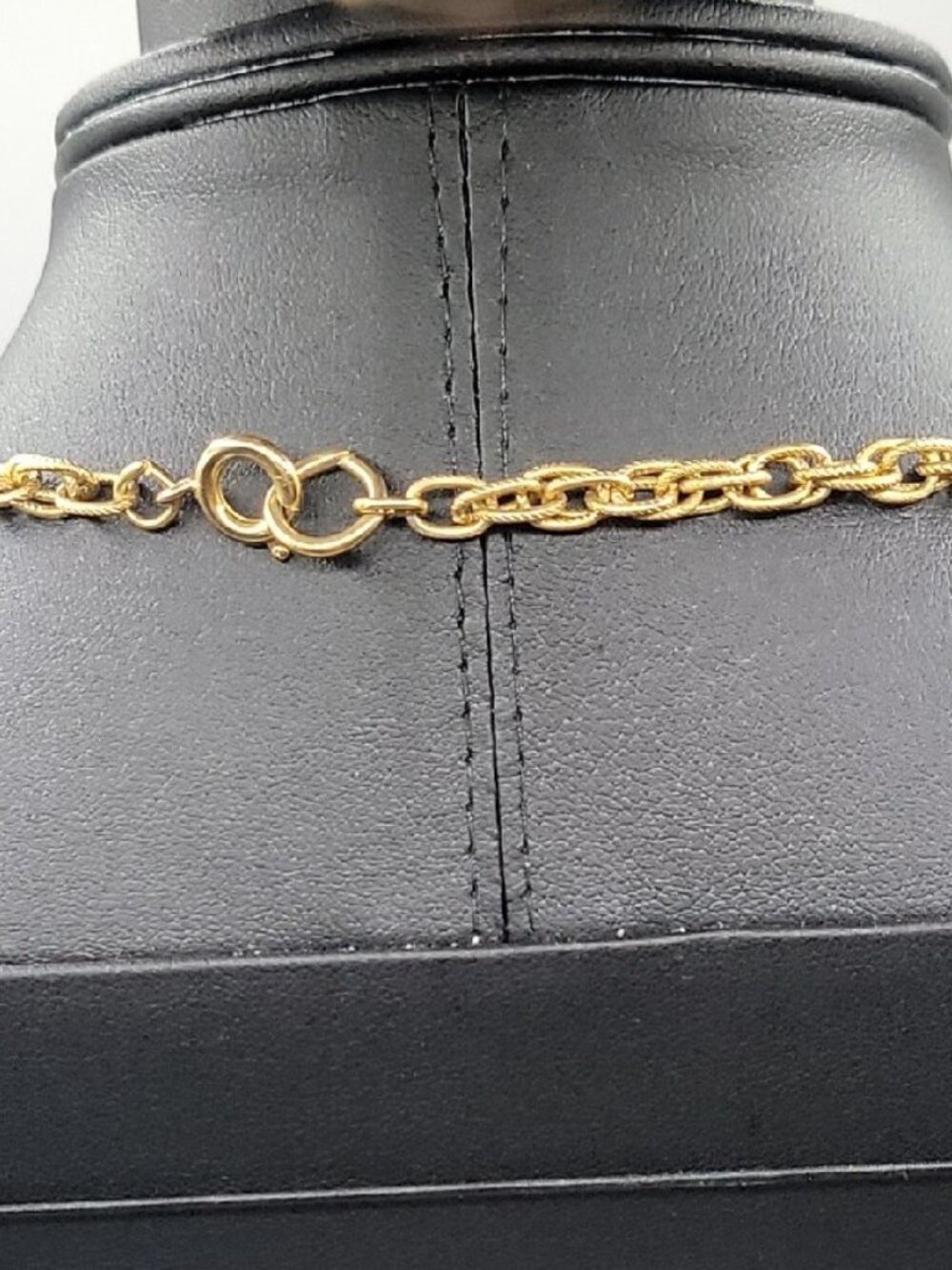 Vintage Crown Trifari Door Knocker Pendant Necklace 28"Gold Tone Large Teardrop - Picture 8 of 15